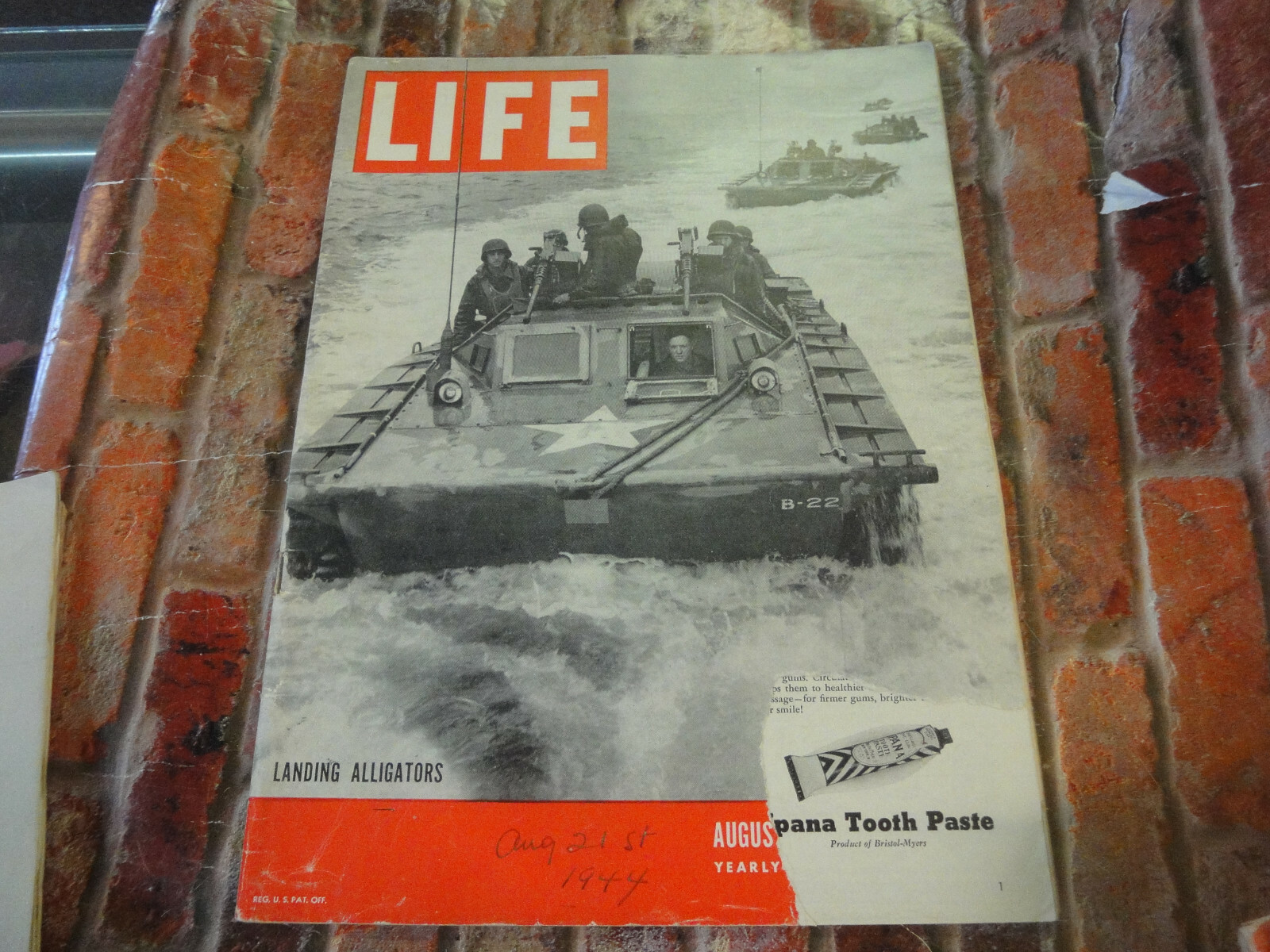 Vintage Life magazine August 1944 great advertisements War tanks on cover