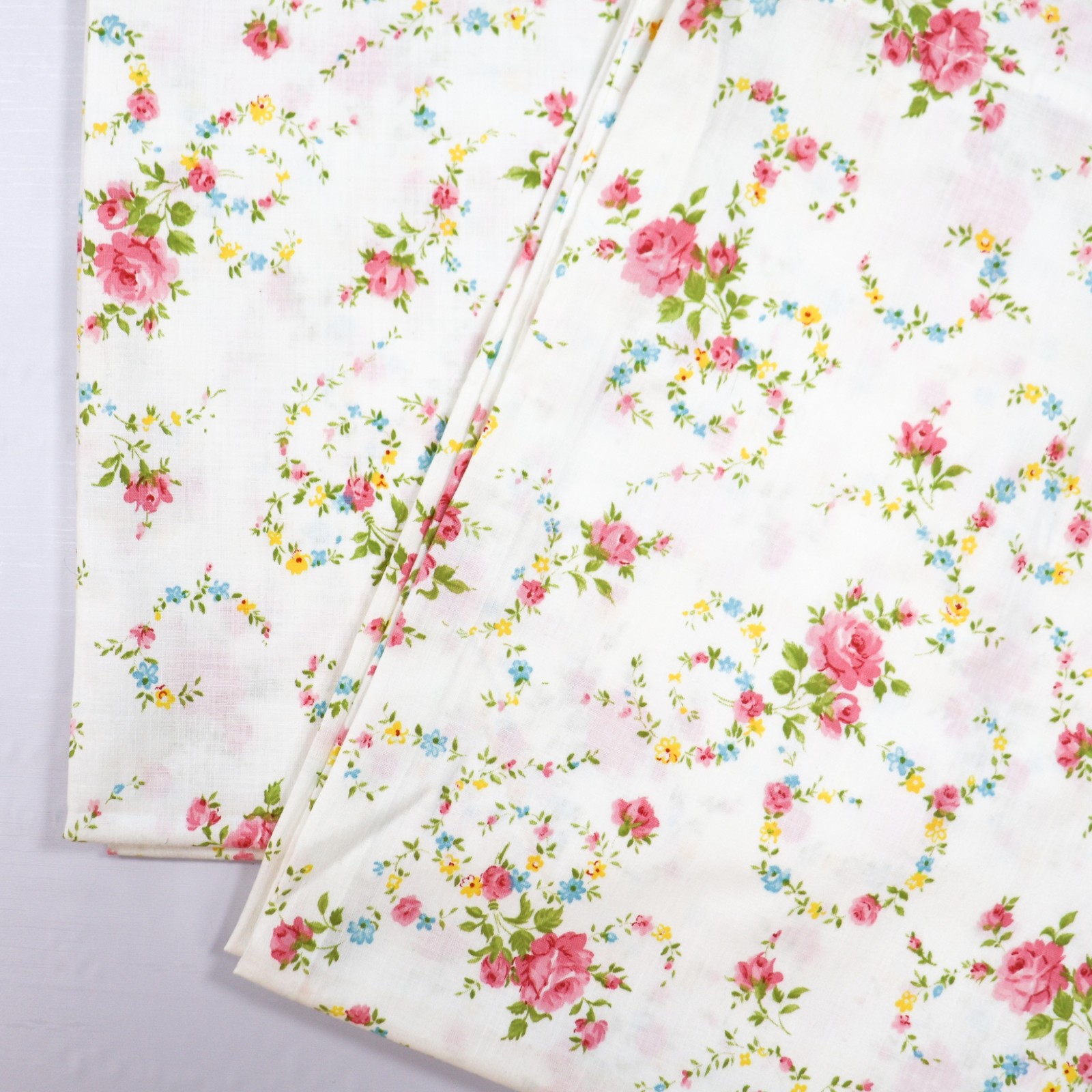 Vtg Pillowcases Pink Roses Floral 1950s Cotton Cottage PAIR Standard Romantic