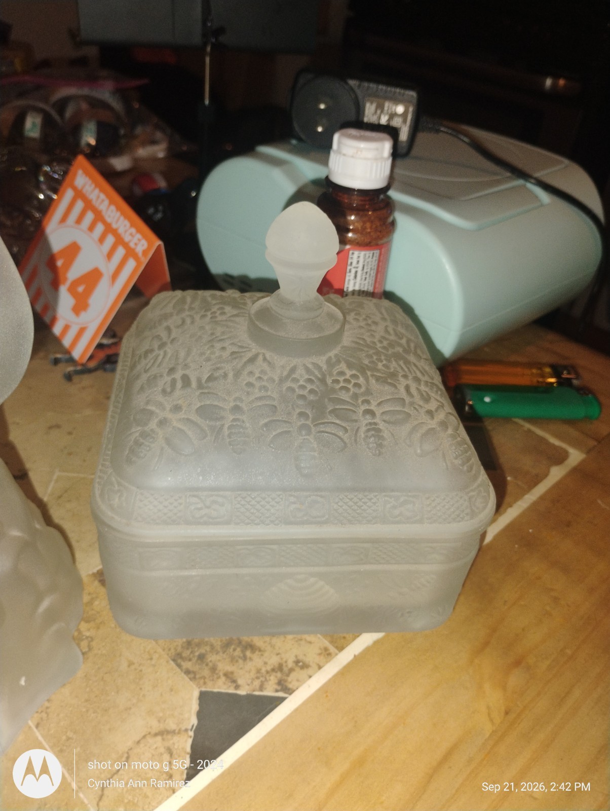 Vintage Tiara Indiana Glass Frosted Satin Honey Bee Hive Box