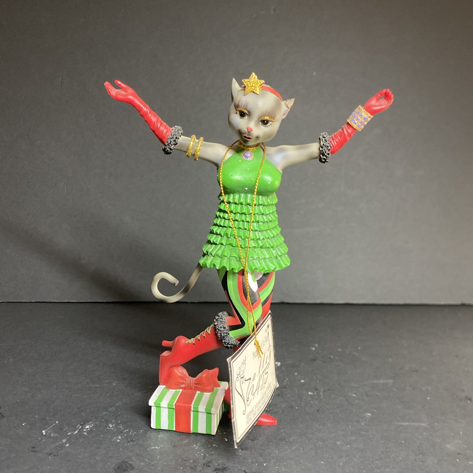 MARGARET LE VAN cat figurine MARGARET LE VAN cat figurine