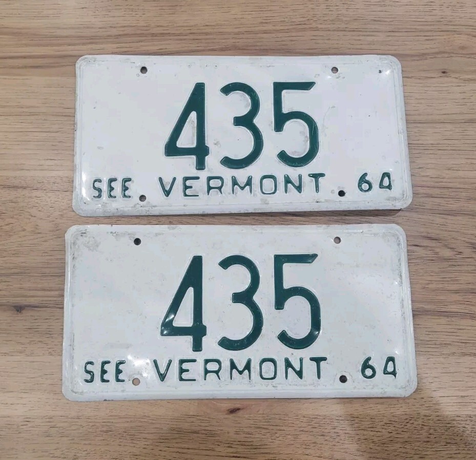 1964 Vermont license plate pair #425 Three Digit See Vermont 