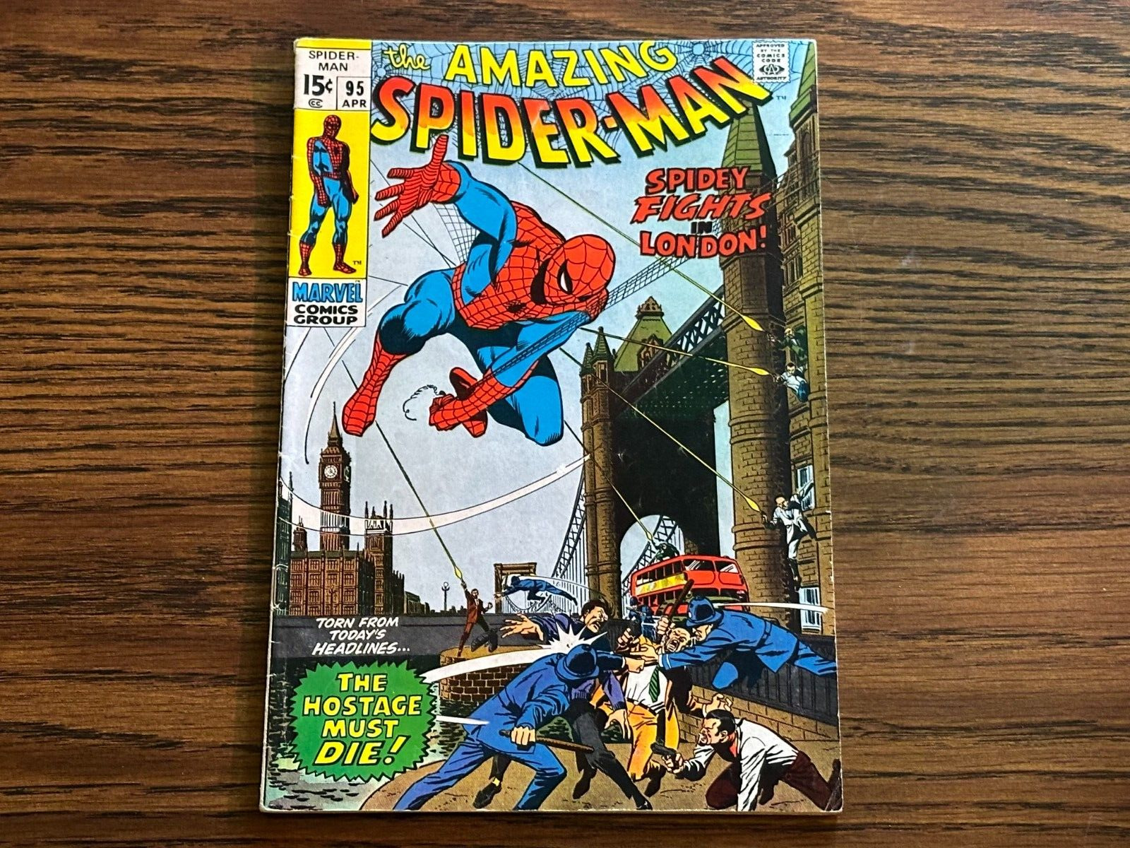 The AMAZING SPIDER-MAN #95 (1971) Marvel Comic Book Spider-Man in London