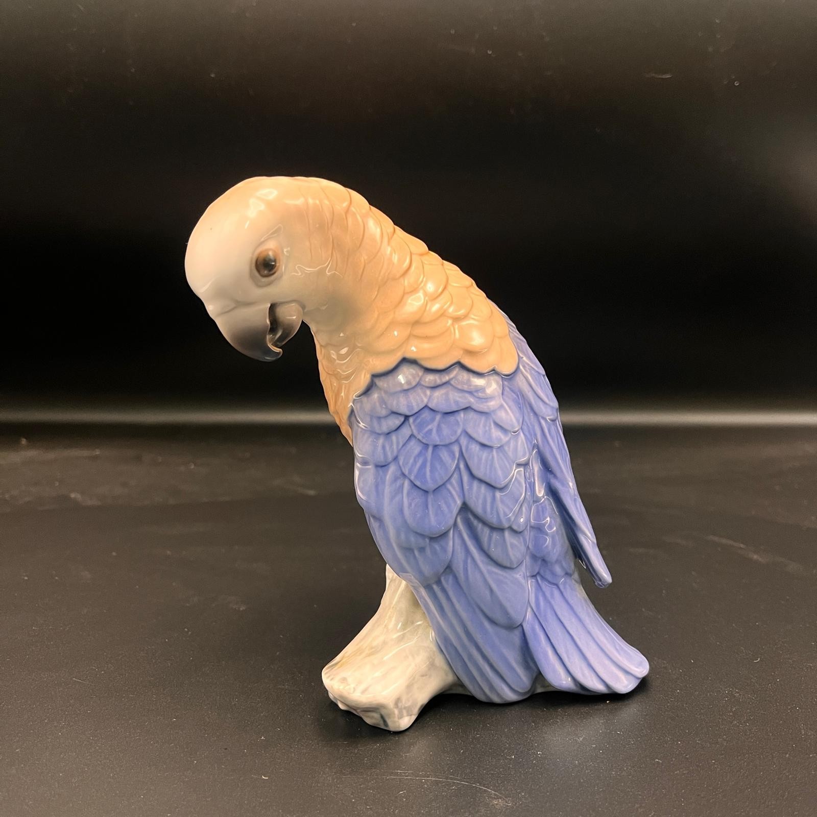 Bing & Grondahl BG 2019 Porcelain Parrot Bird Figurine Denmark Fine Collectible