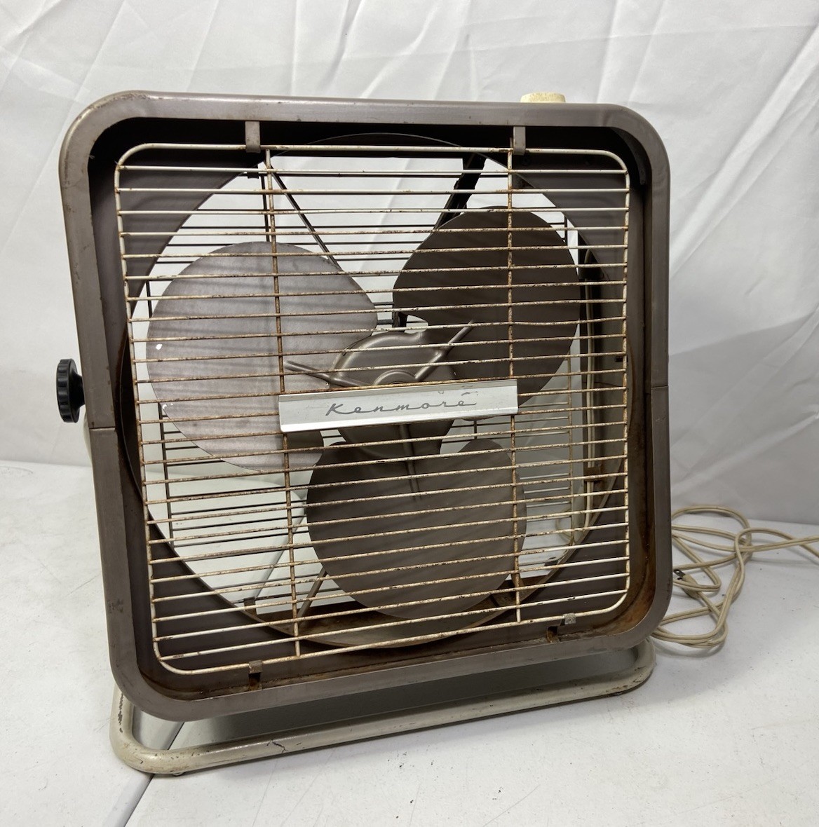 Kenmore 2-speed Box Fan Tan 3 Blade Vintage 60’s Kenmore 2-speed Box Fan Tan 3 Blade Vintage 60’s