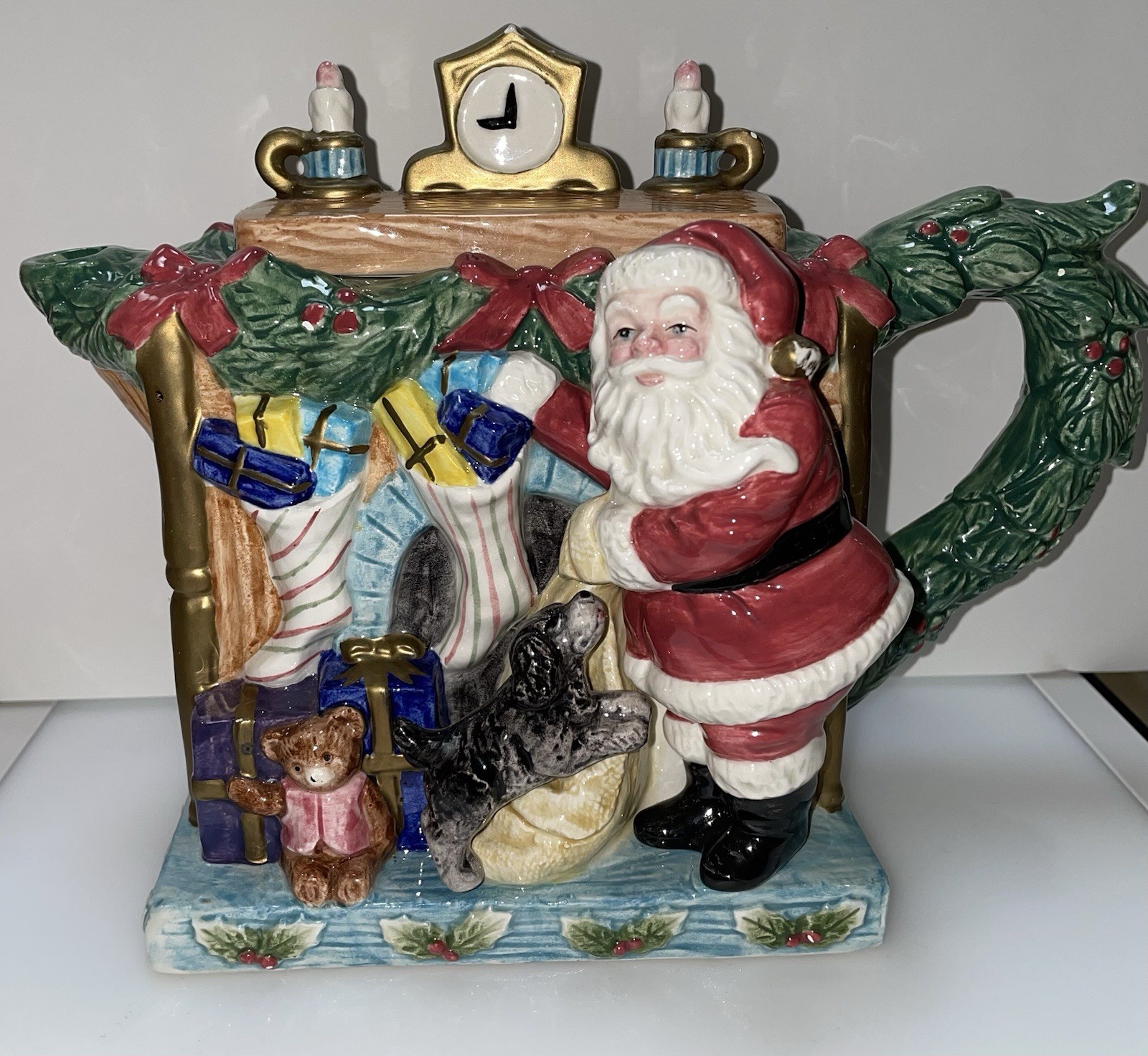 Vintage 1996 Fitz & Floyd Omnibus Toyland Santa Fireplace 32 oz Teapot Vintage 1996 Fitz & Floyd Omnibus Toyland Santa Fireplace 32 oz Teapot