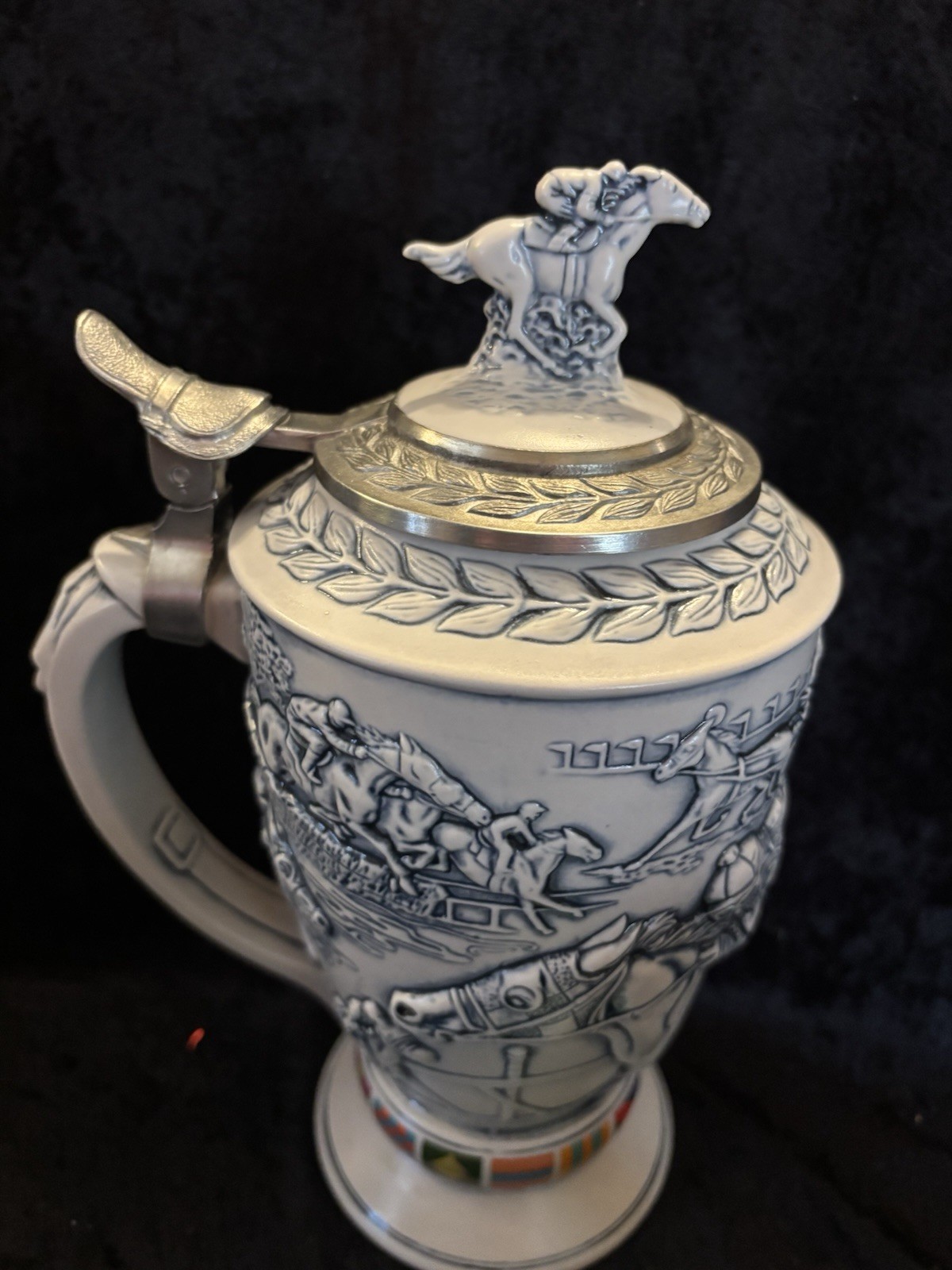 Vintage Intricate 1992 Avon “Winners Circle” Ceramic Stein Pewter Lid  10” NIB