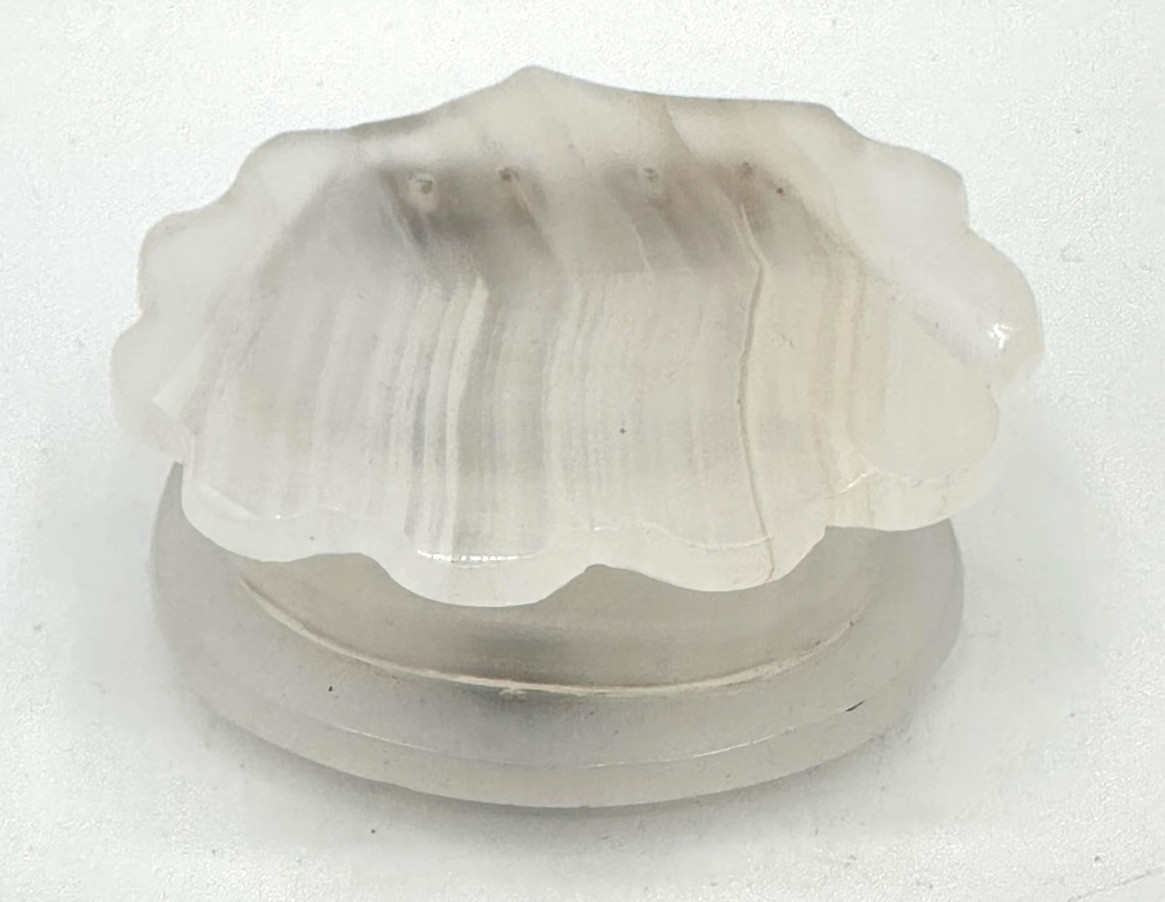 Vintage Hand-Carved Mexican White Onyx Seashell Hinged Trinket Box – Mid-Century
