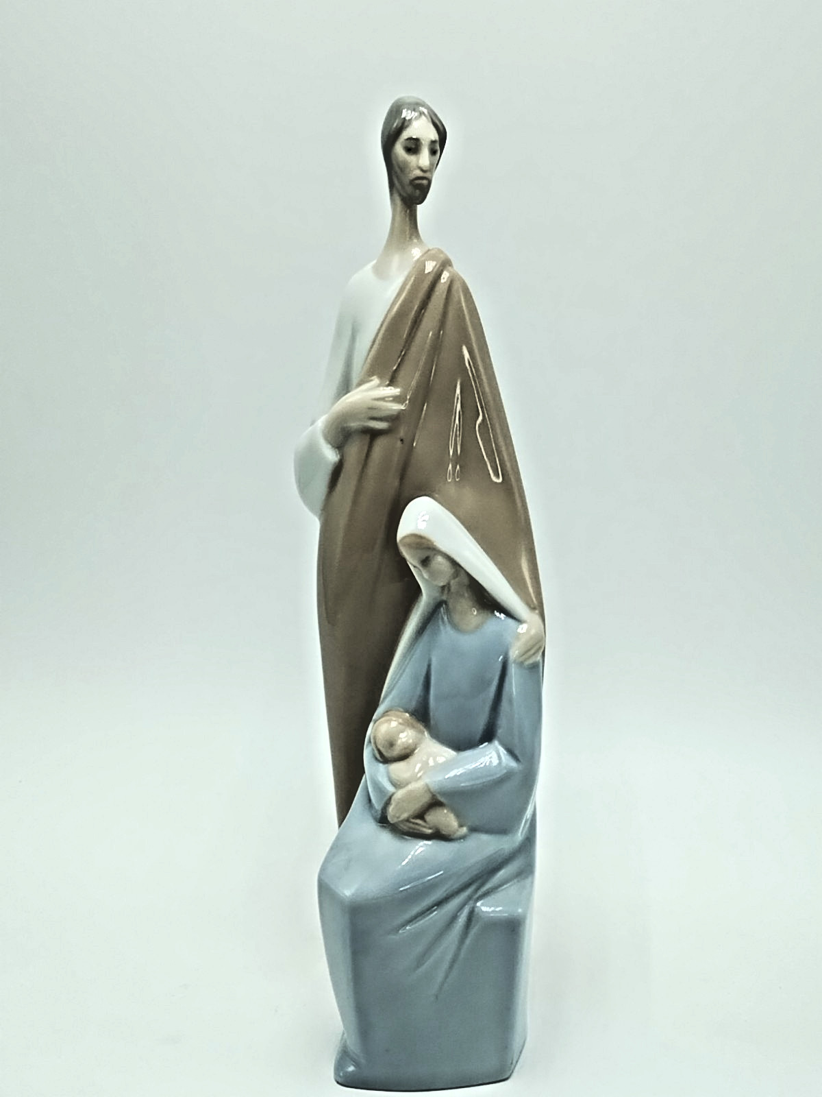 Lladro #4585 Holy Family Nativity Porcelain Figurine, Mary Joseph & Baby Jesus Lladro #4585 Holy Family Nativity Porcelain Figurine, Mary Joseph & Baby Jesus
