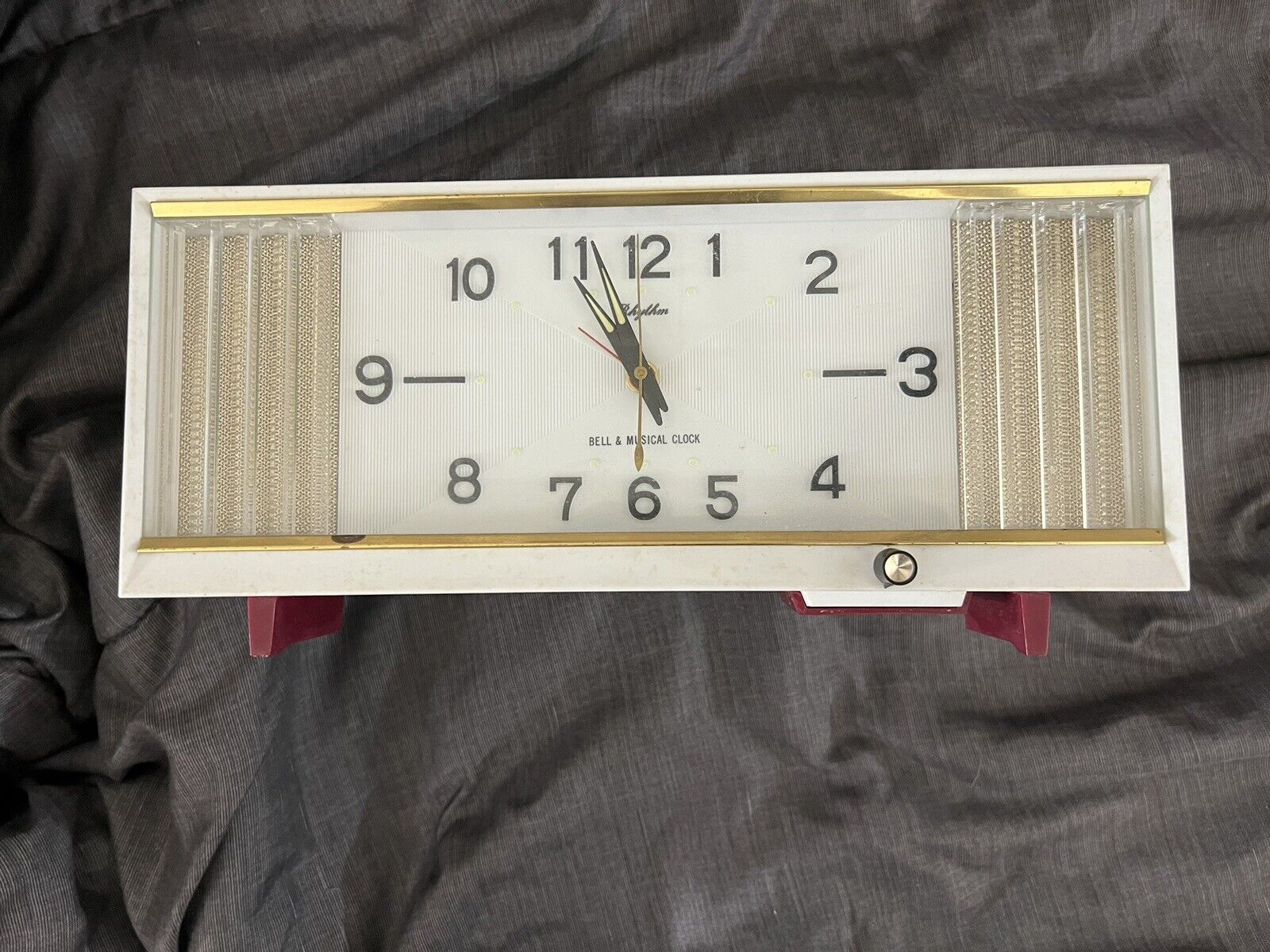 Vintage Rhythm Collectible Table Radio/Clock  Bell&Music Japan No.5843–(Video)