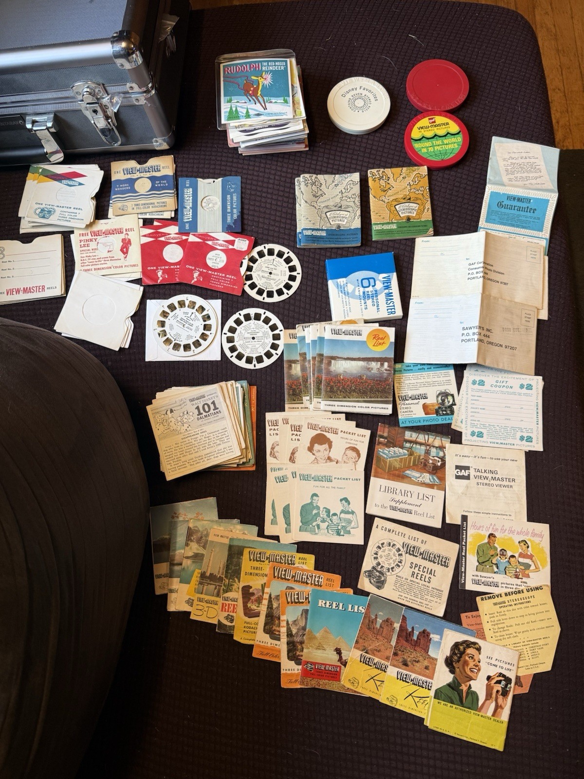 LARGE View Master Lot Reels Booklets Instructions Disney Rare Good Condition LARGE View Master Lot Reels Booklets Instructions Disney Rare Good Condition