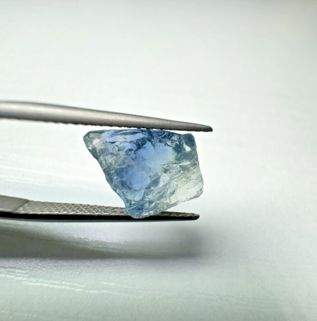 Sapphire Med Blue  clean faceting rough gemstone Tanzania 5.63 carats