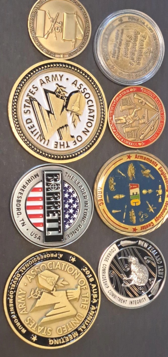 8 pcs US Military Challenge Coins  Including 2 Foreign Coins