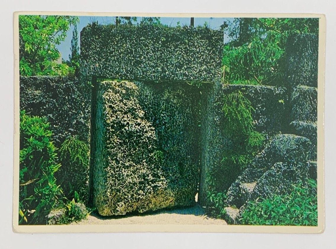 9 Ton Gate Cut Coral Rock Castle Homestead Florida Postcard Posted 1985