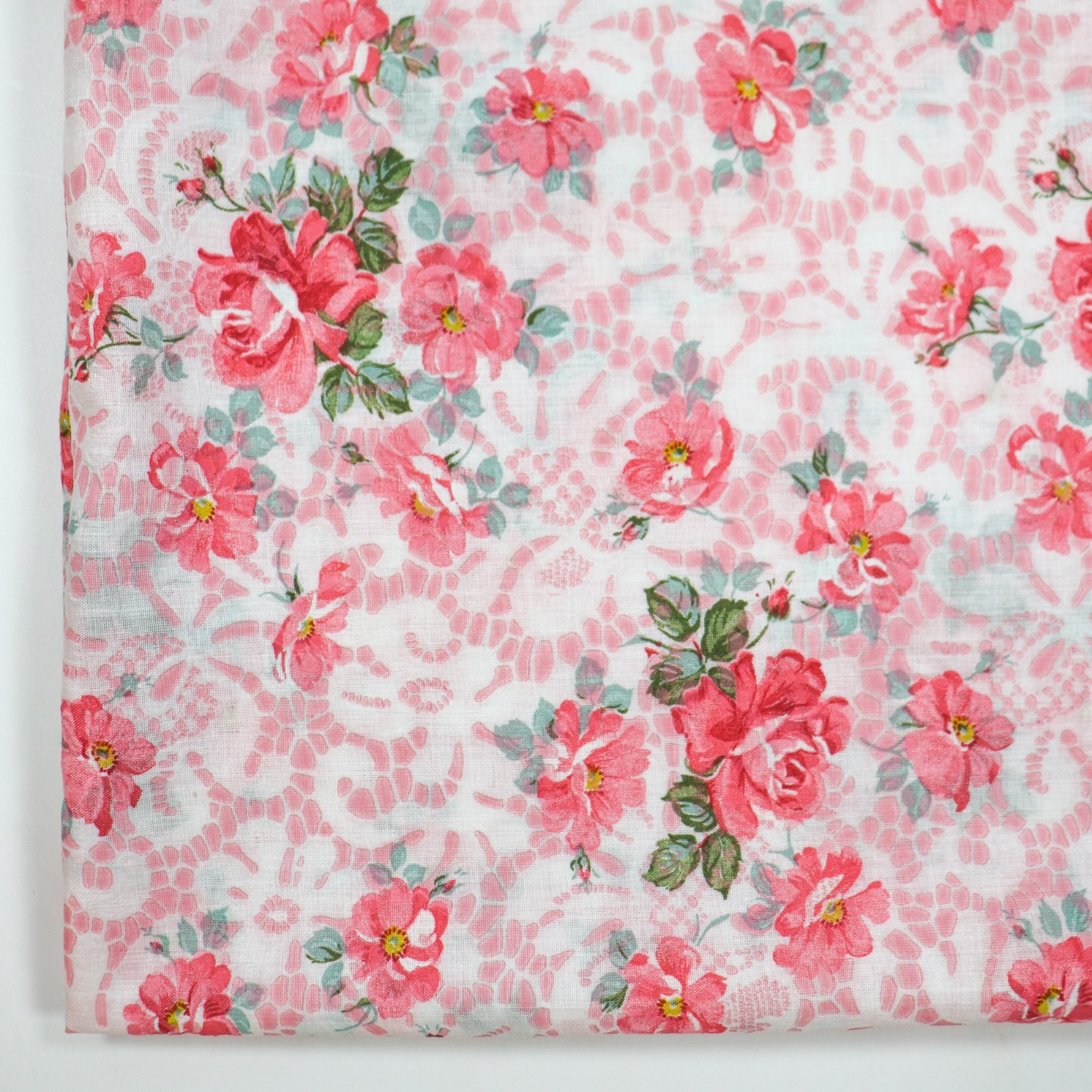 Vtg Seersucker Flower Fabric Floral Dressmaking Yardage 45x100 Pink Roses