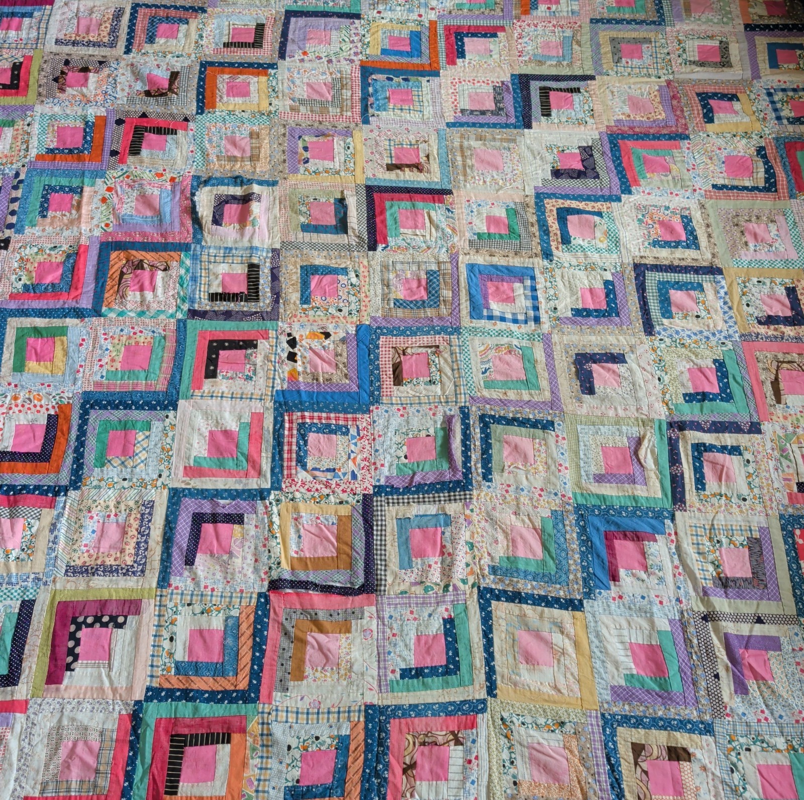 Vintage 30s 40s Log Cabin Quilt 75x78 Scrappy Calico Fabrics * Vintage 30s 40s Log Cabin Quilt 75x78 Scrappy Calico Fabrics *