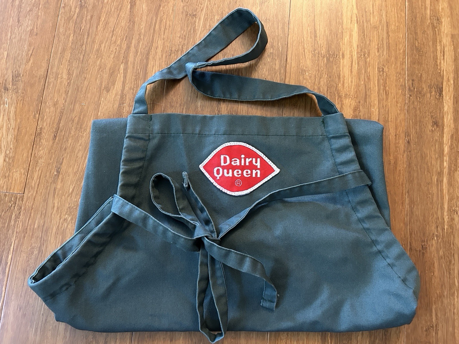 Vintage Dairy Queen Green Apron w/ Embroidered Logo Patch