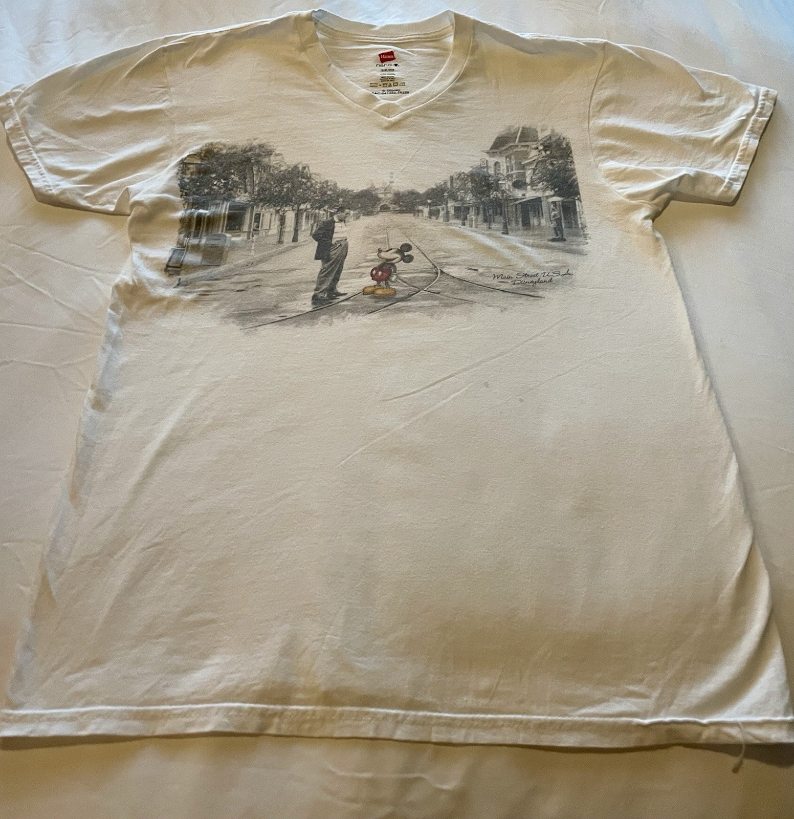 Walt Disney T-shirt featuring Walt holding Mickey\'s hand -Size Small \'Pre-Owned\'