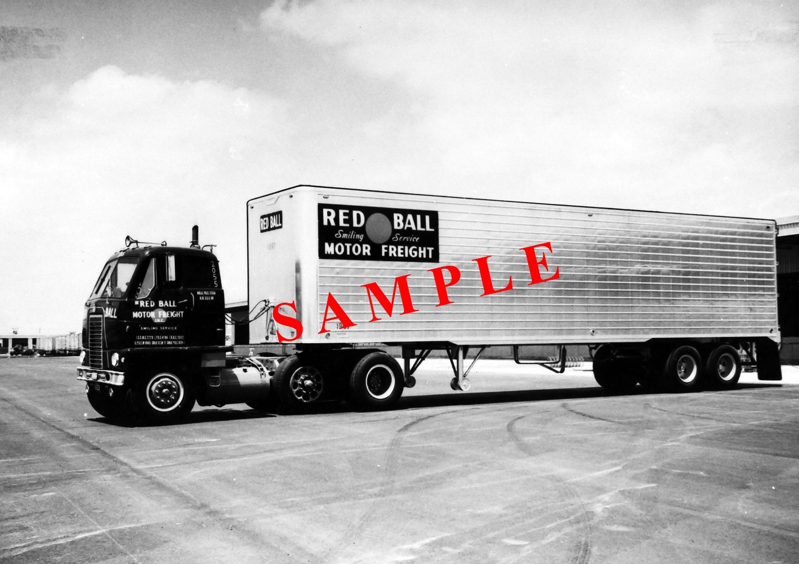8X10 B&W semi-truck photo - Int\'l Emeryville RED BALL MOTOR FREIGHT  - HOLTZMAN