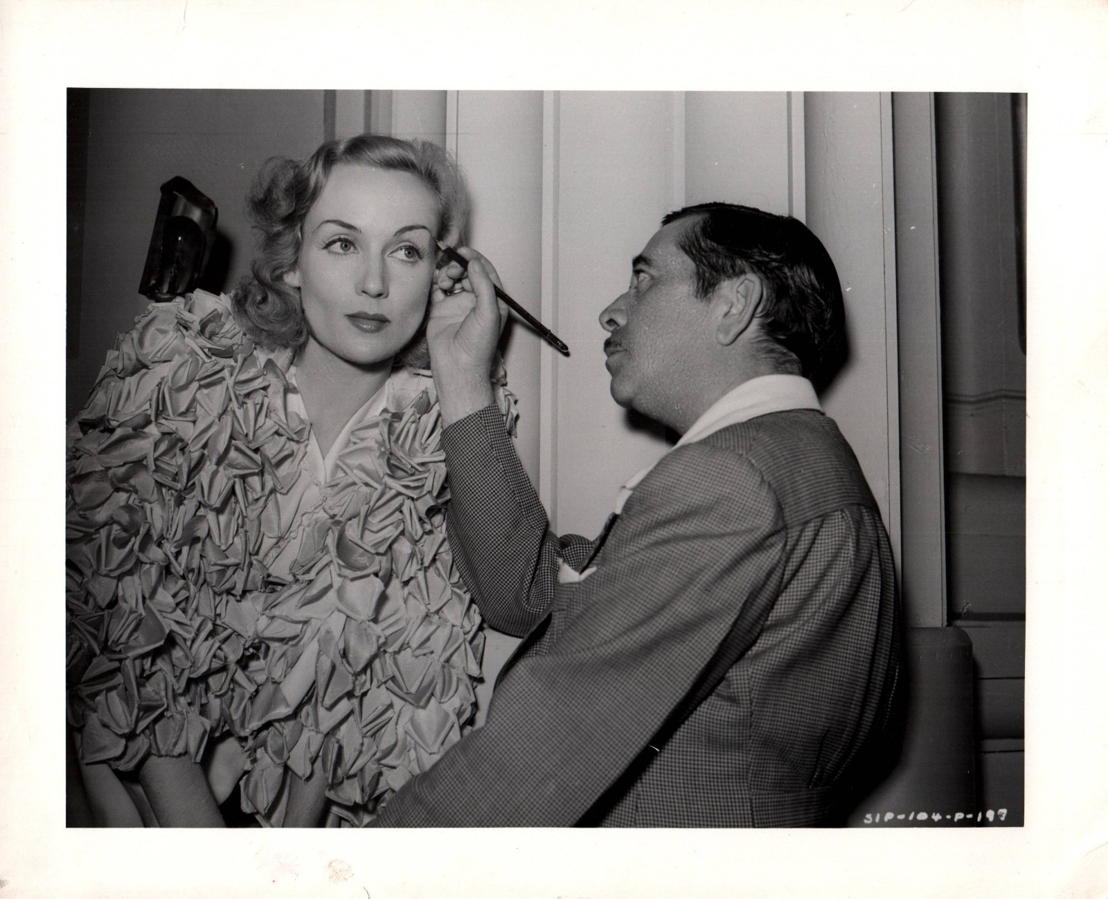 HOLLYWOOD CAROLE LOMBARD BEHIND SCENES 1937 MAKEUP PORTRAIT ORIG PHOTO 59