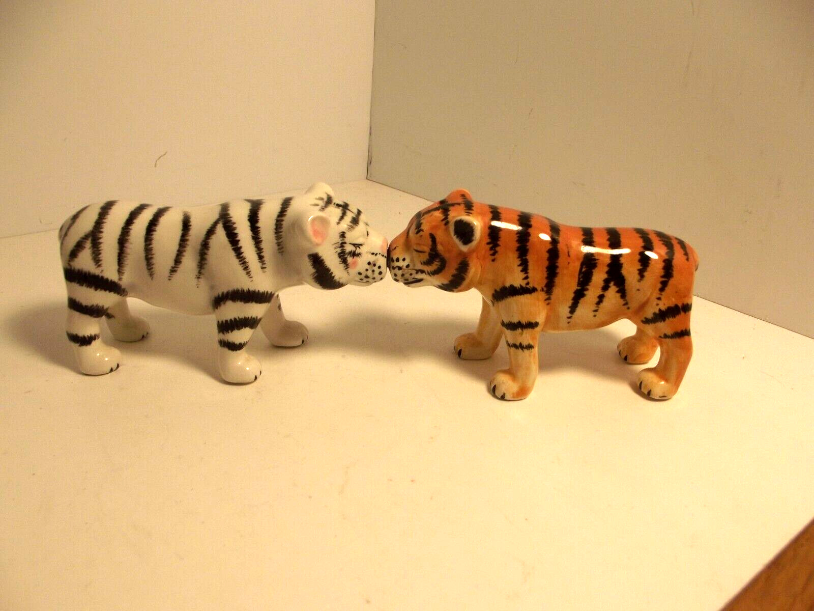 Tiger  Tigers Kissing  Salt & Pepper Shakers Tiger Figurine White Tiger VINTAGE