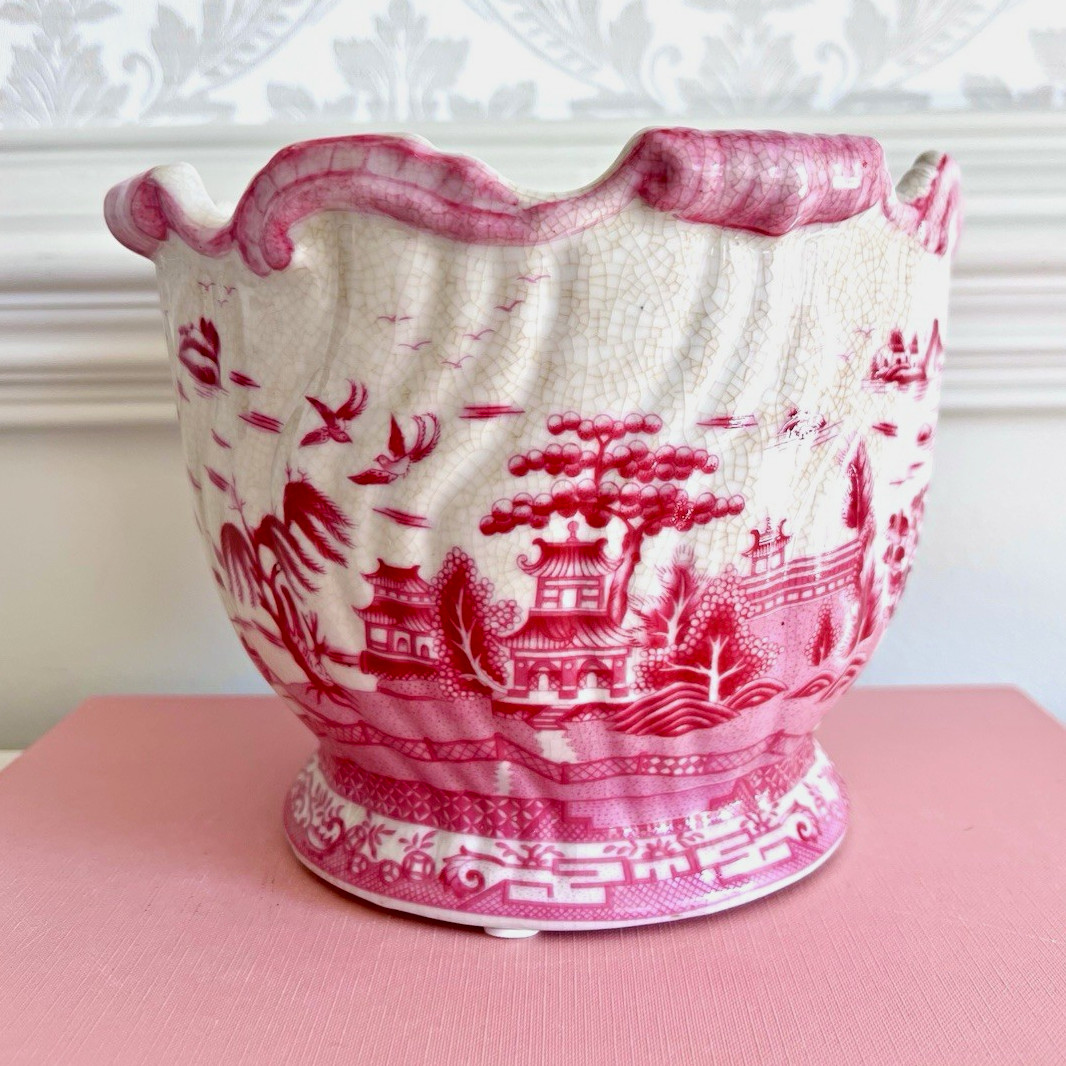 Pink & White Asian Toile Crackle Ceramic Round Planter Pot w/ Scalloped Rim