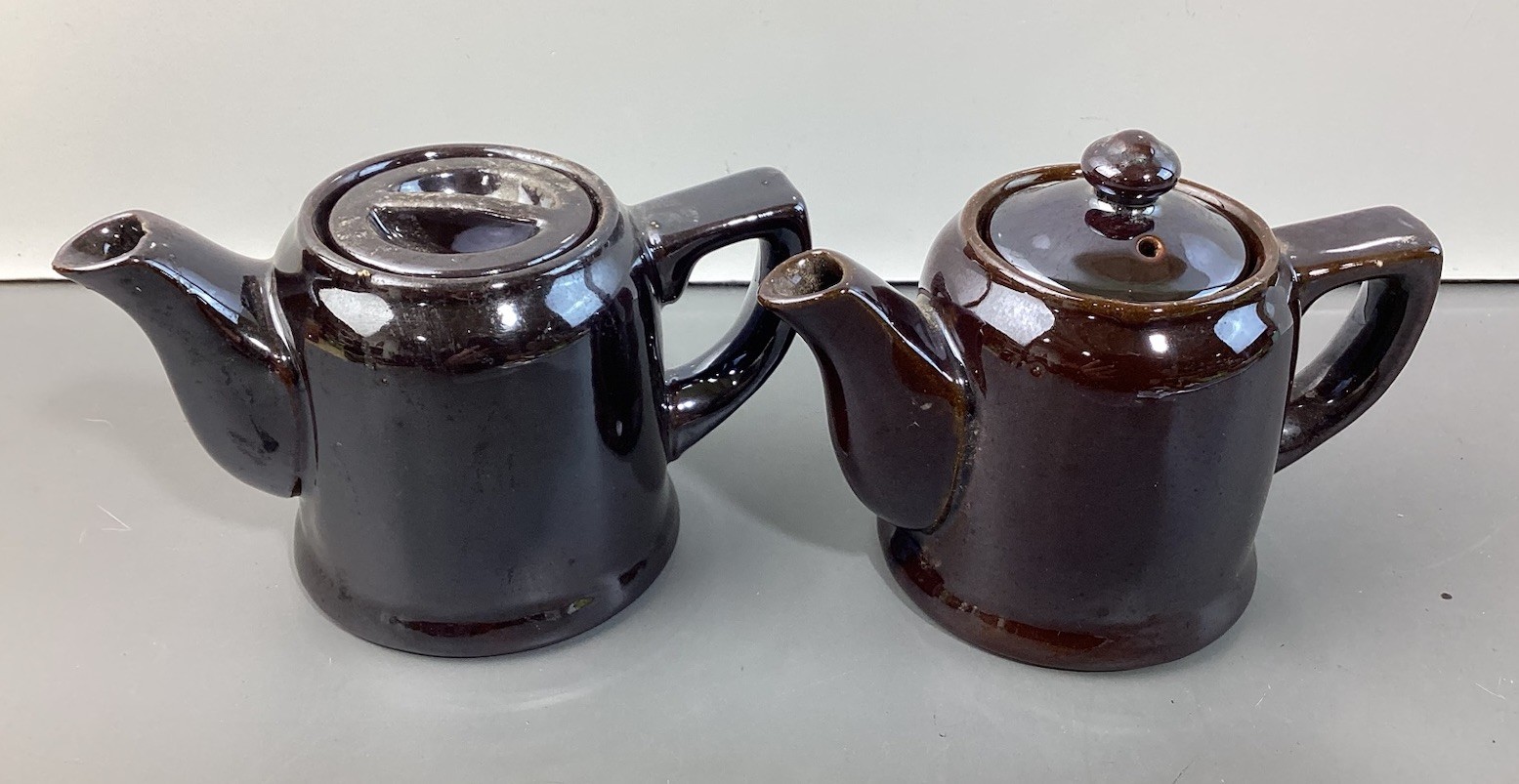 Two Vintage 1940s Made In Occupied Japan Brownware Teapots w/ Lids Two Vintage 1940s Made In Occupied Japan Brownware Teapots w/ Lids
