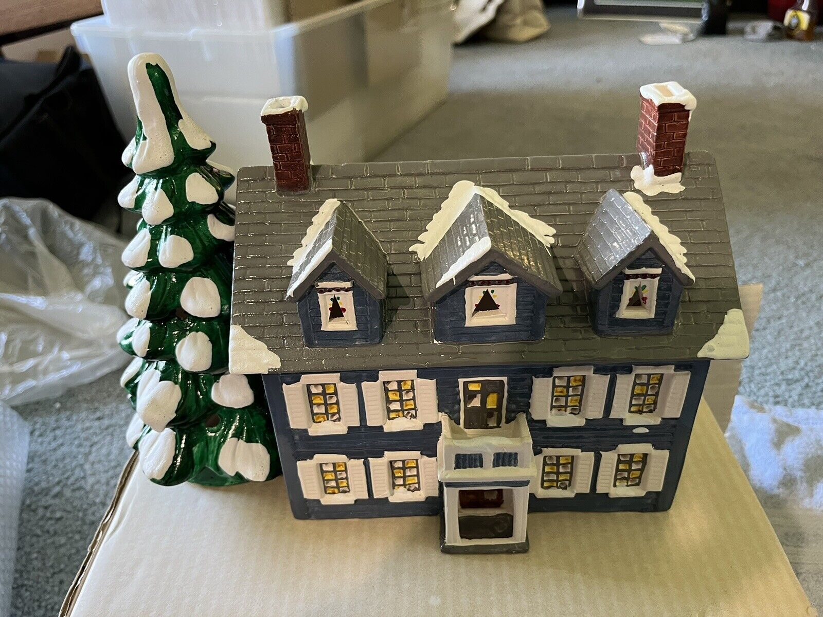 Department 56 The Original Snow Village - Williamsburg House - Ceramic Christmas