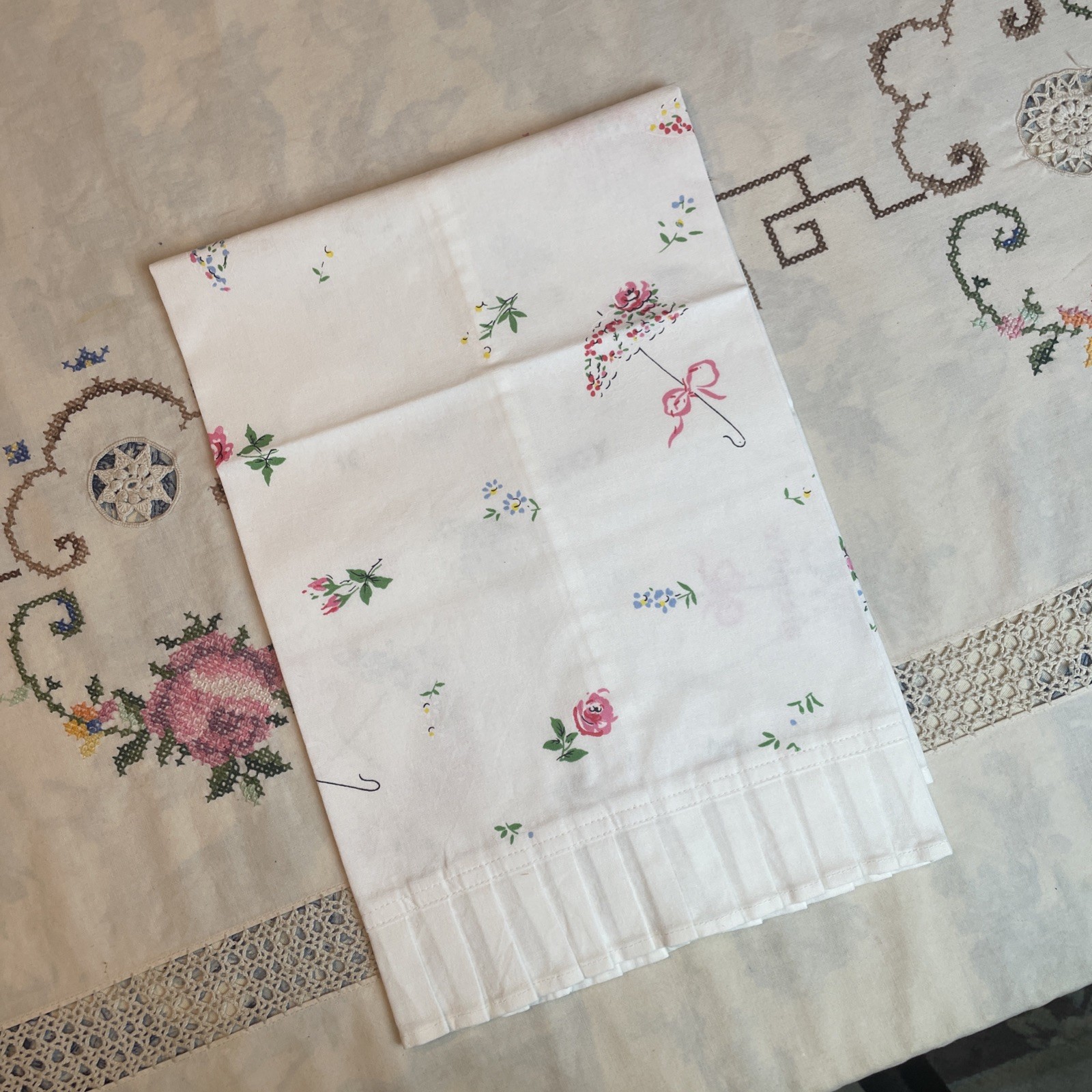 New LuRay Vintage Style Pretty Kitchen Tea Towel Beautiful Floral Print