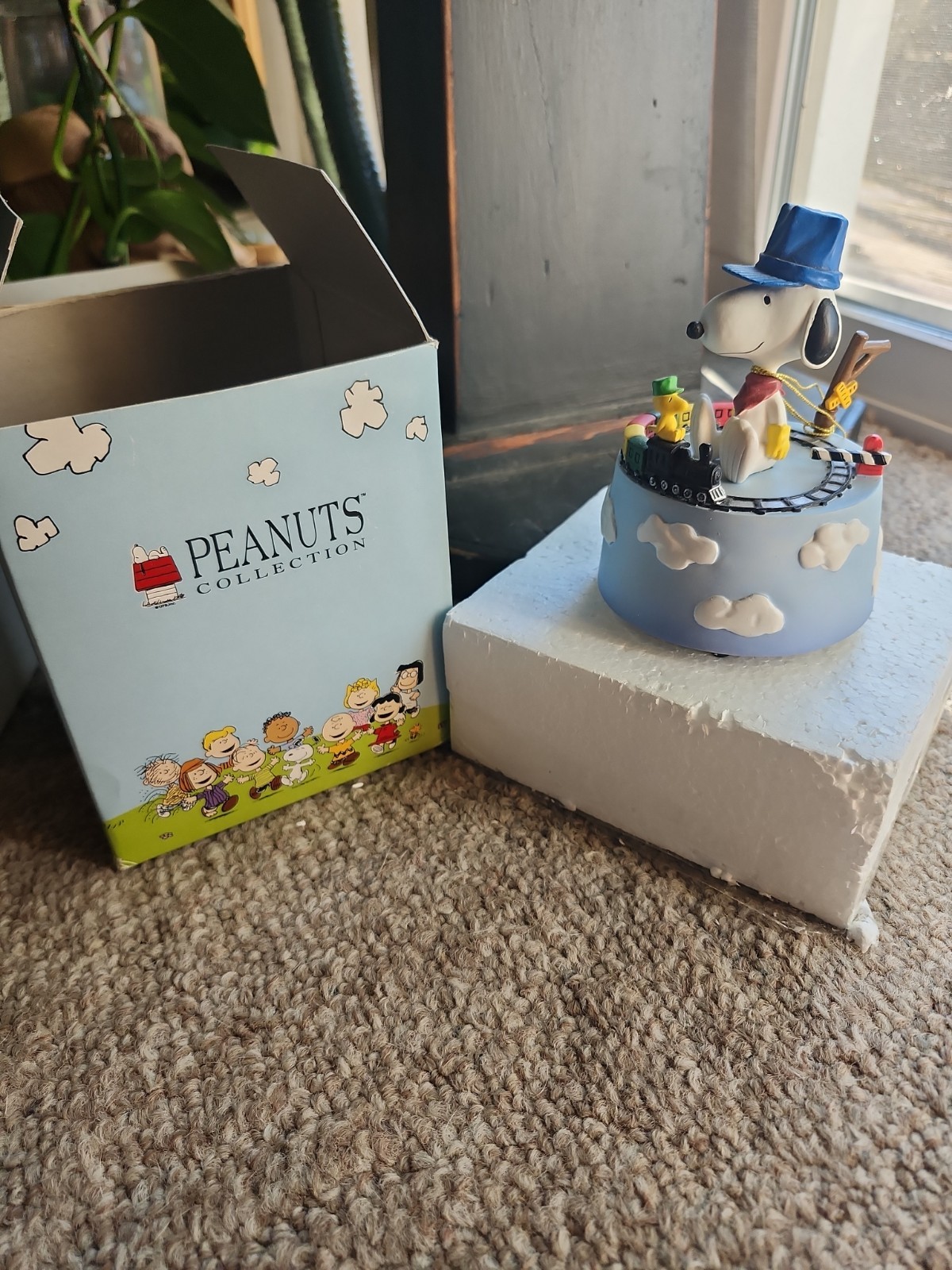 Westland Gifts Peanuts Snoopy Working on Railroad #8357 Music Box 