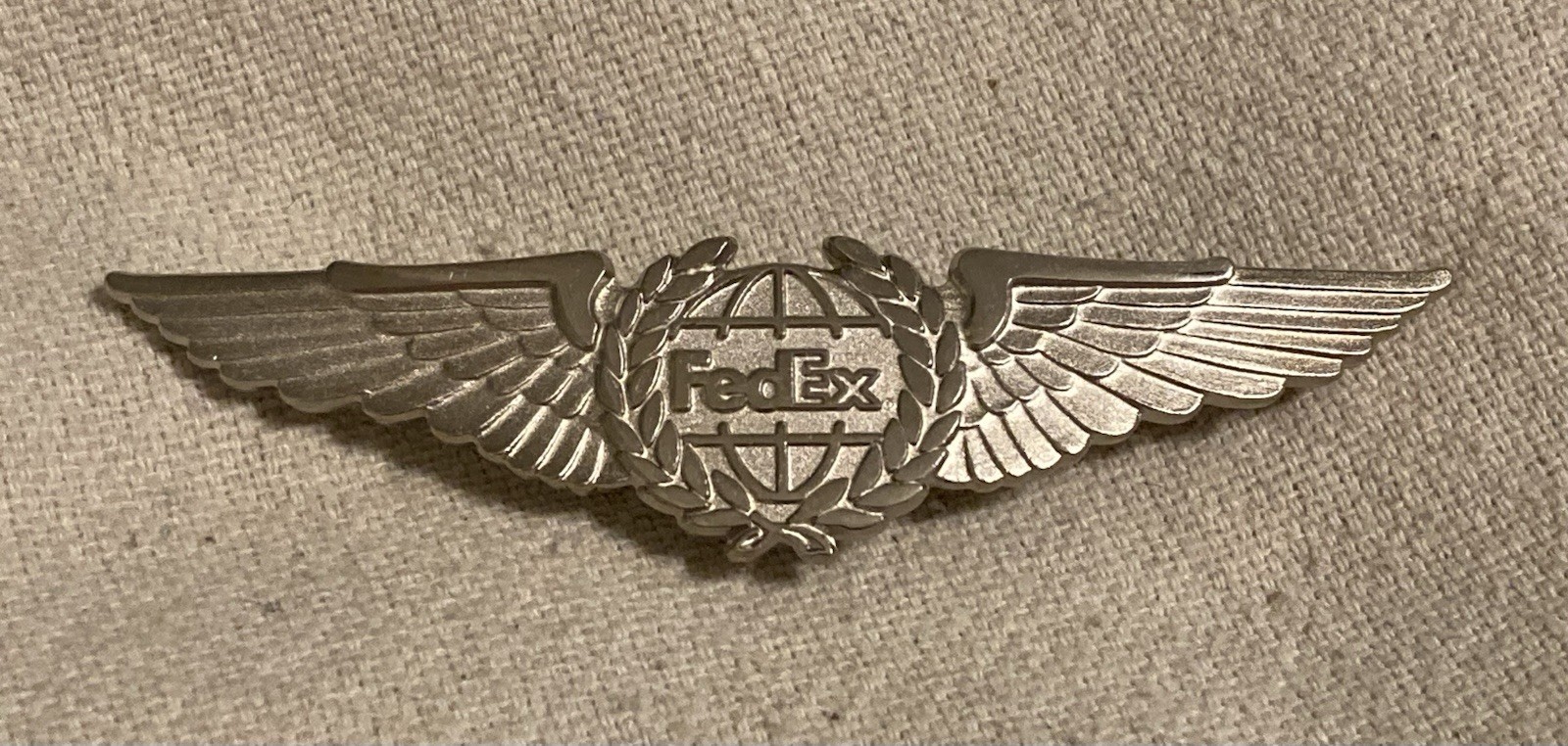 FEDEX Federal Express Pilot Wings Badge Pin Captain First Officer