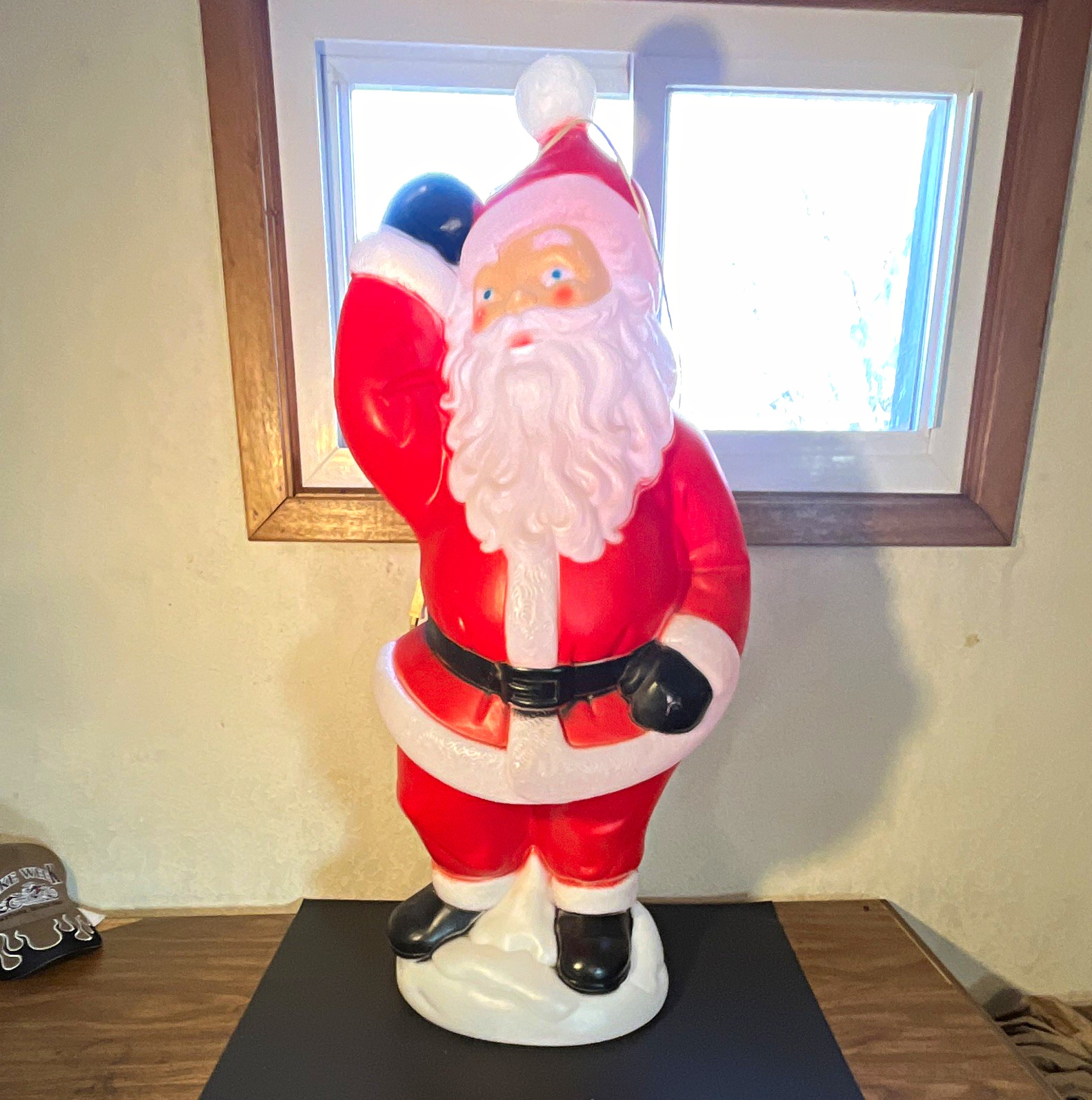 Vintage Royal Foam Plastics Light-Up Waving Santa Claus Christmas Blowmold