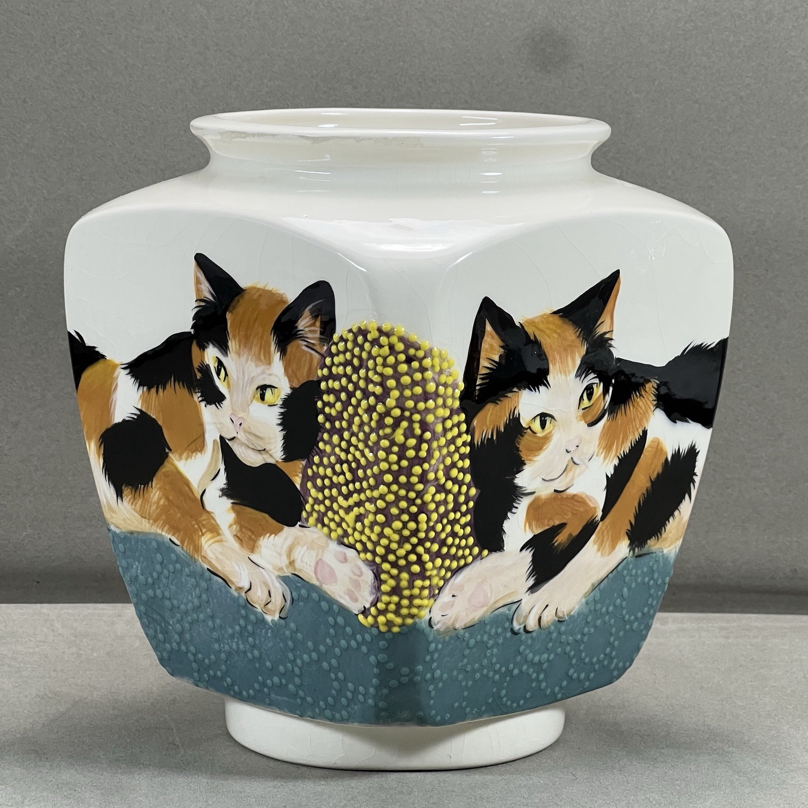 Vergie Lightfoot Signed Handpainted Calico Cats Vase