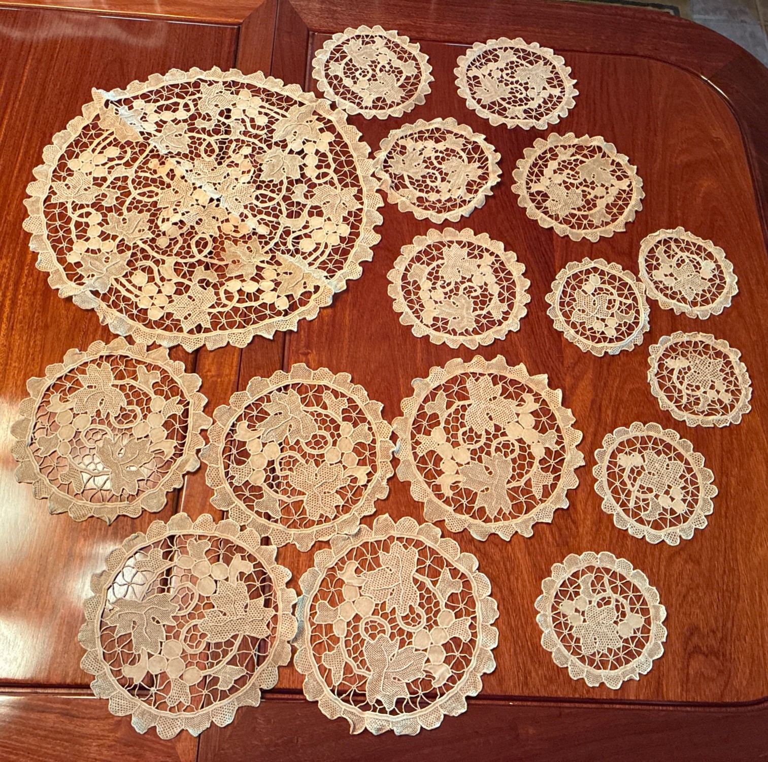Antique European Tape Lace 16 PCS Set Doilies Handmade Ecru 4 Sizes Grapes Vine