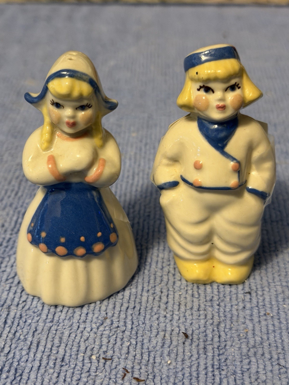 Vintage Ceramic Arts Studio Dutch Boy & Girl Salt/Pepper Shakers Set USA Kitsch 