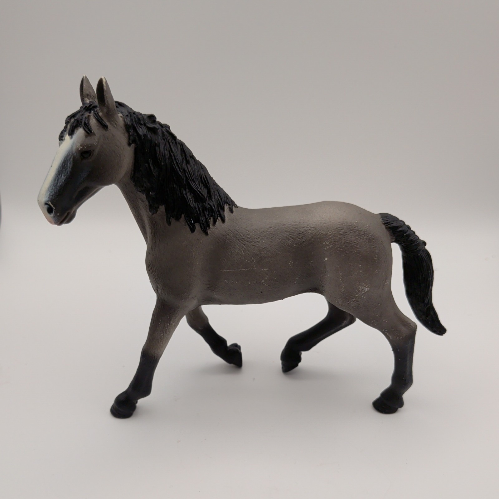 Schleich Retired Horses Pre Owned See Pics Schleich Retired Horses Pre Owned See Pics