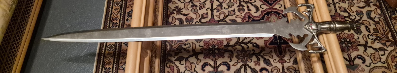 Metal demon medieval combat sword 