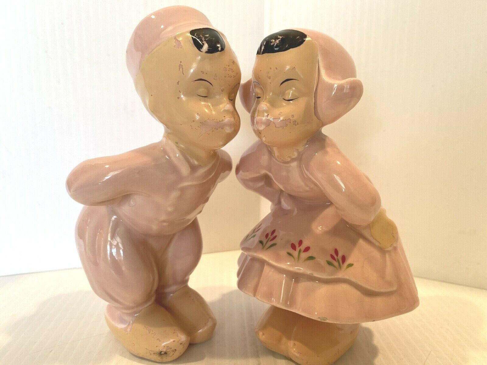 Vintage Kissing Figurines Boy Girl Pink 6.5” No chips or Cracks