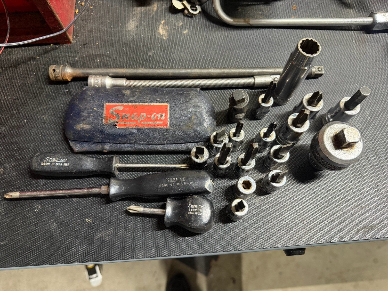 Vintage 1970s Snap On Tool Lot. Screw Drivers Bit Kit And Ratchet, Bits Etc.