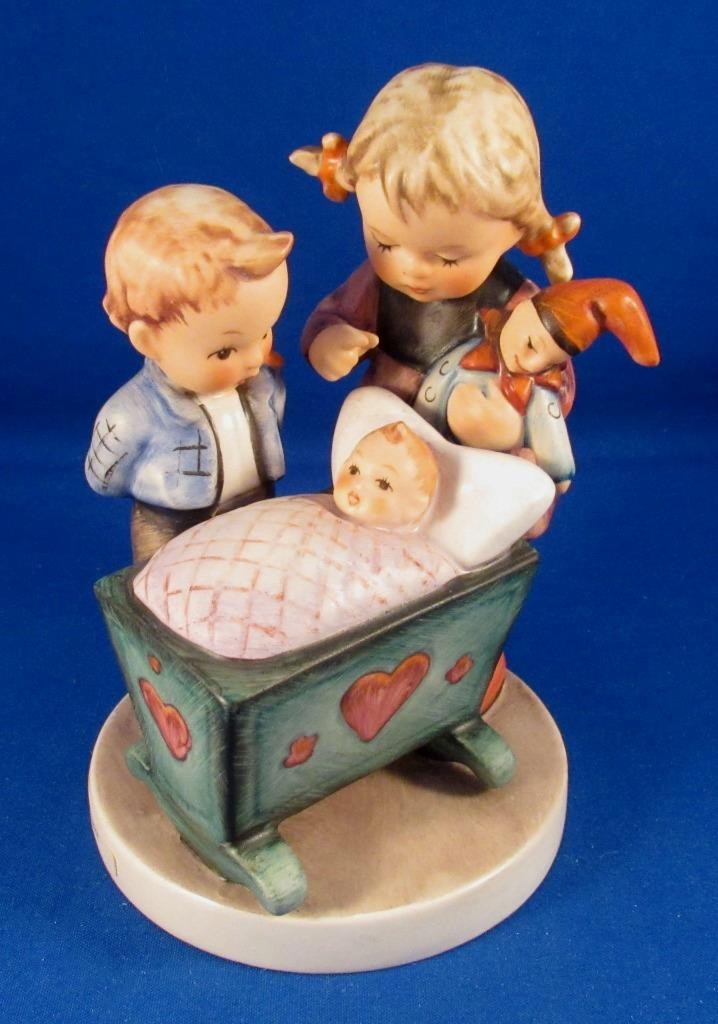 Vintage M J / M I Hummel BLESSED EVENT #333 GOEBEL® 5.5\