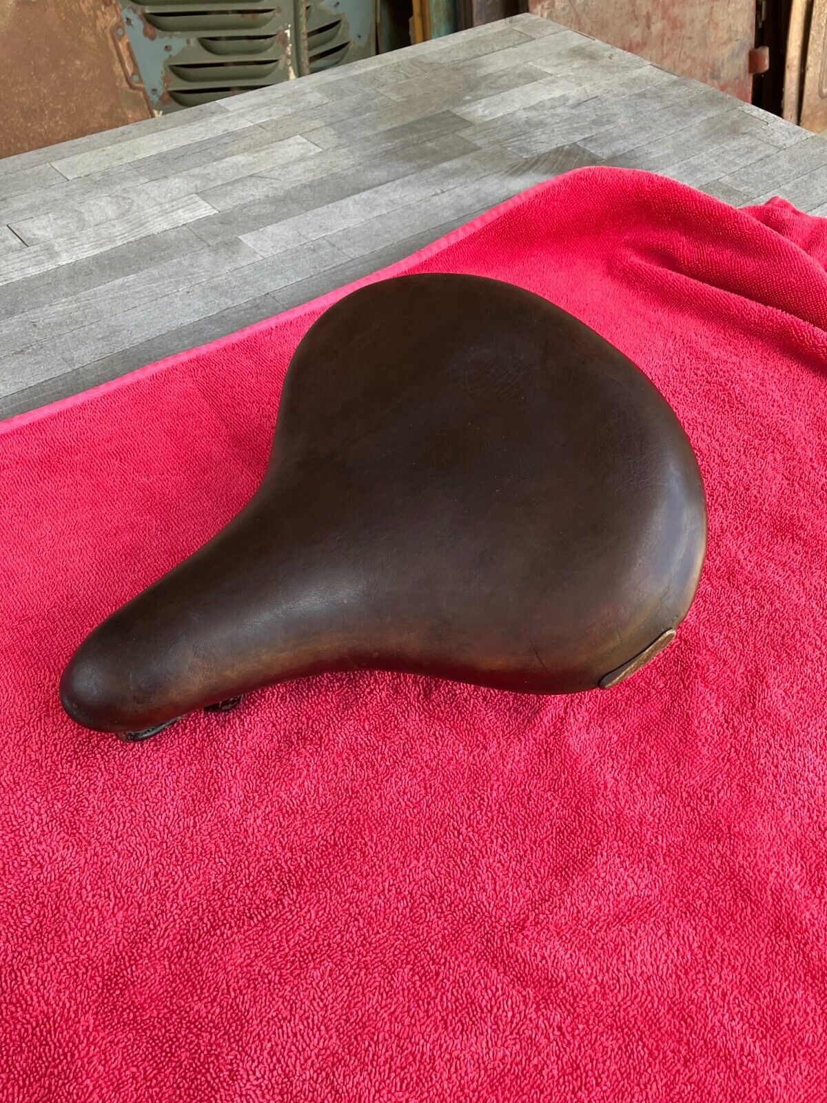 ORIGINAL 1940S MESINGER LEATHER SEAT FOR TOP OF THE LINE SCHWINN AUTO-CYCLES