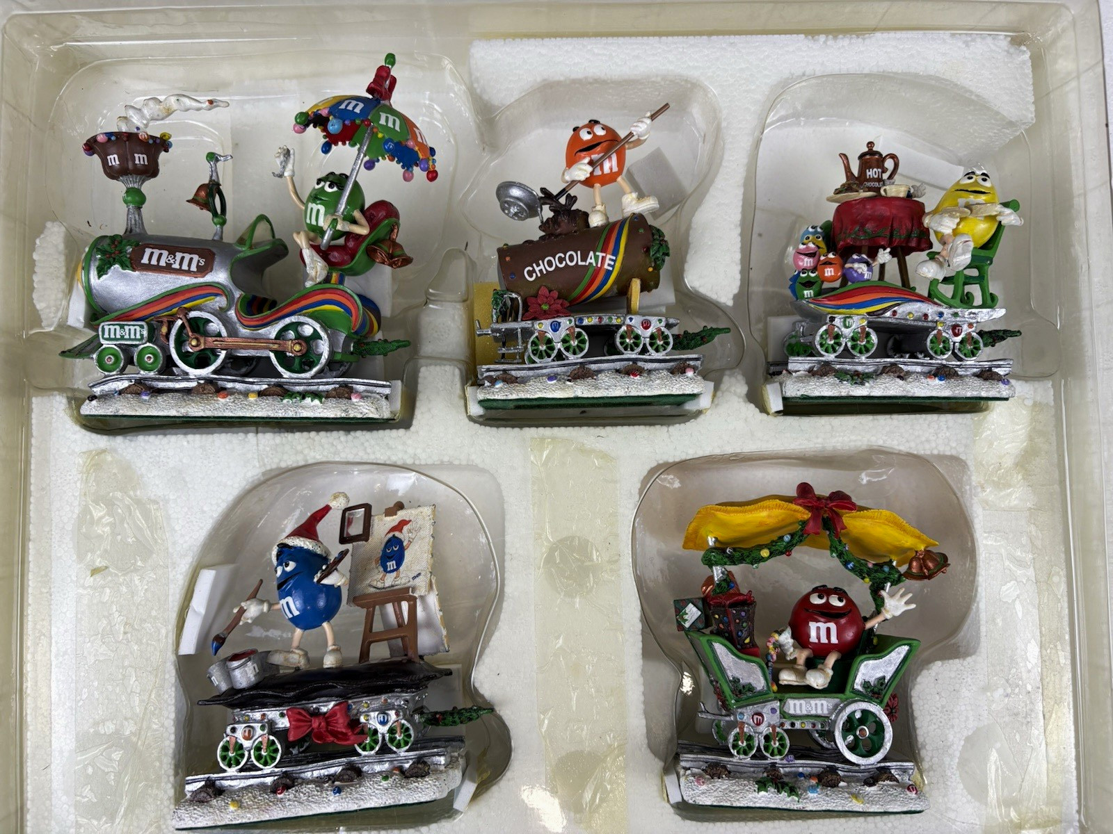 M&M\'s Holiday Express Character Figurine Train Set w/ COA, 2003- Danbuy Mint