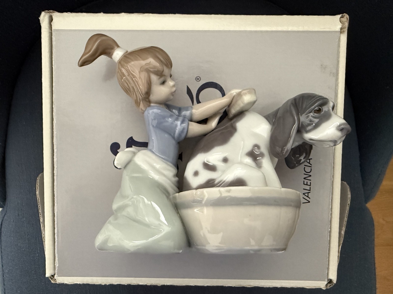 Lladro 5455 Bashful Bather (glazed porcelain) **w/ Box**