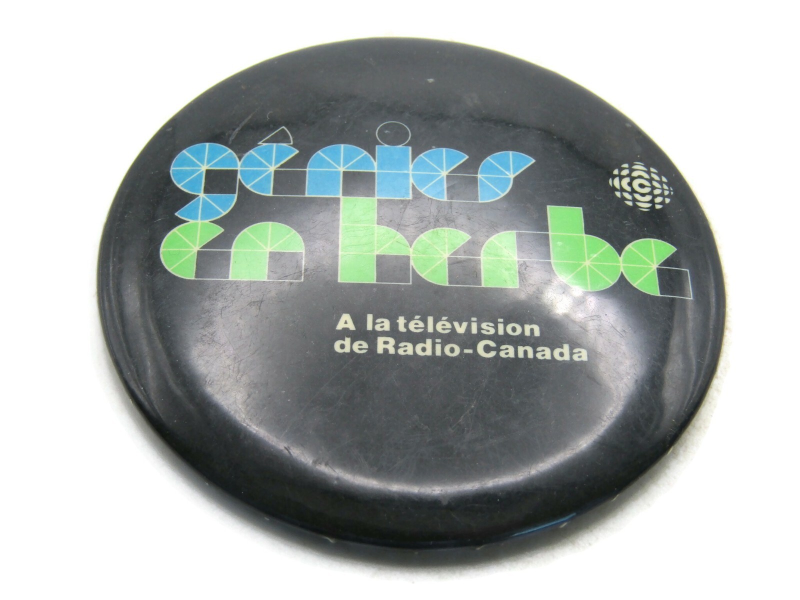 Vintage Génies en Herbe Pinback Button Radio-Canada CBC TV Quiz Show Promo Pin