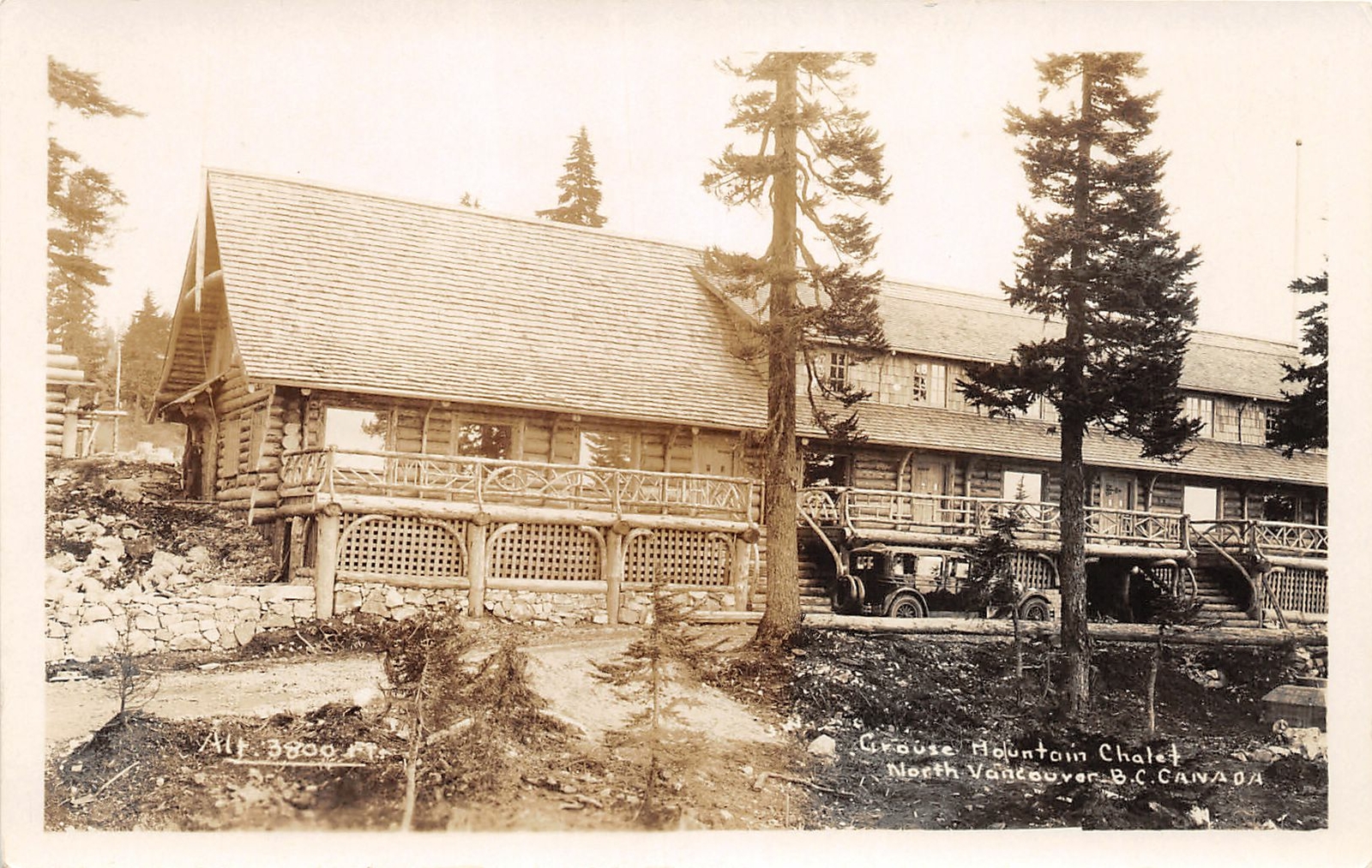 H67/ North Vancouver B.C. Canada RPPC Postcard c20s Grouse Mountain Chalet184