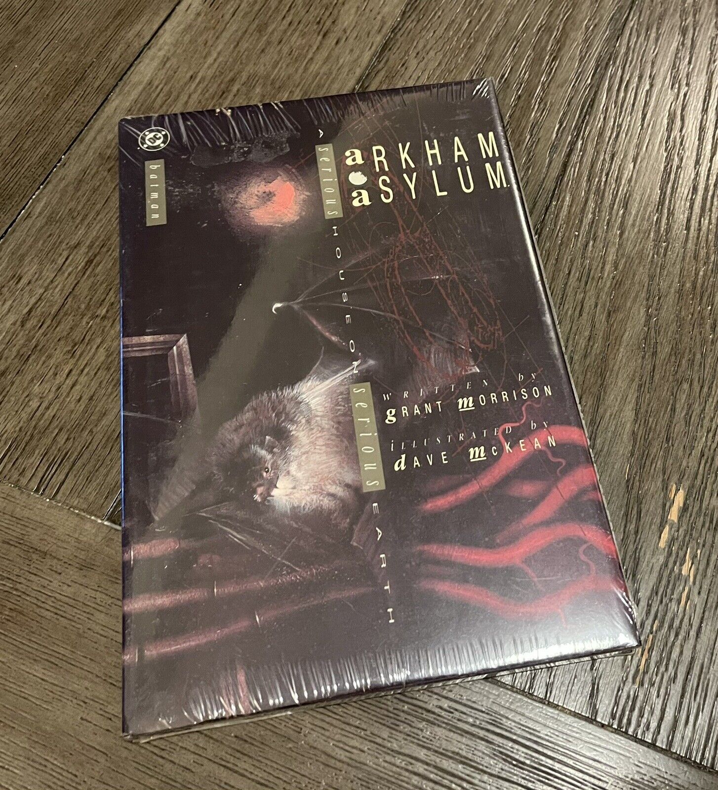 Arkham Asylum A Serious House on Serious Earth Batman Morrison, McKean Hardcover