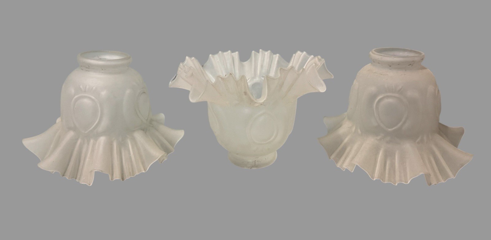 Set 3 Antique Frosted Glass Ruffled Lamp Shades 2.25” Fitter Chandelier
