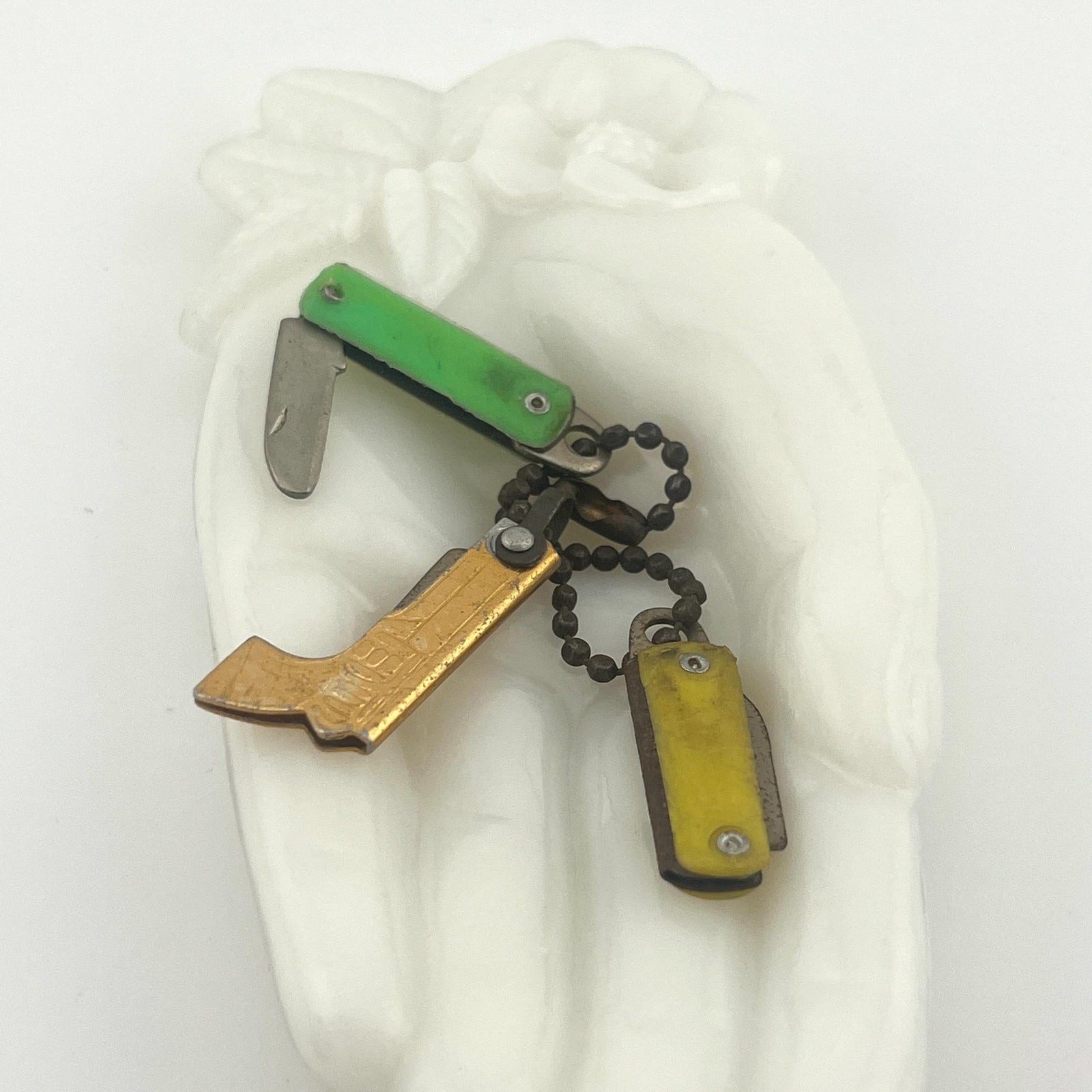 Vintage Gumball Mini Pocket Knife Keychain Set |T oy Novelty Knives | 1950–1960s
