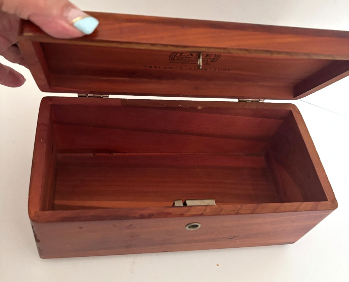Vtg LANE USA Taylors Furniture 9\