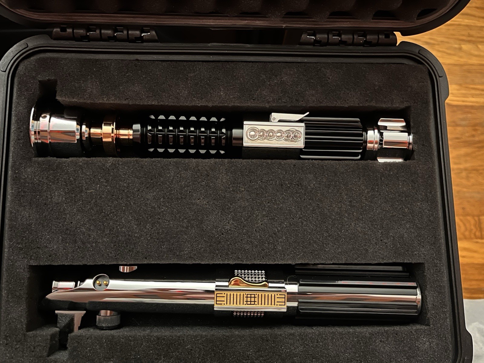 SEND OFFERS ANI OBI Lightsabers Perfect Condition. Custom Case. READ DESCRIPTION