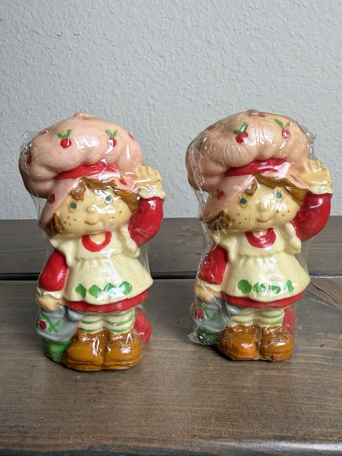 Vintage 1982 American Greetings Strawberry Shortcake Scented Candle Figure Set 2